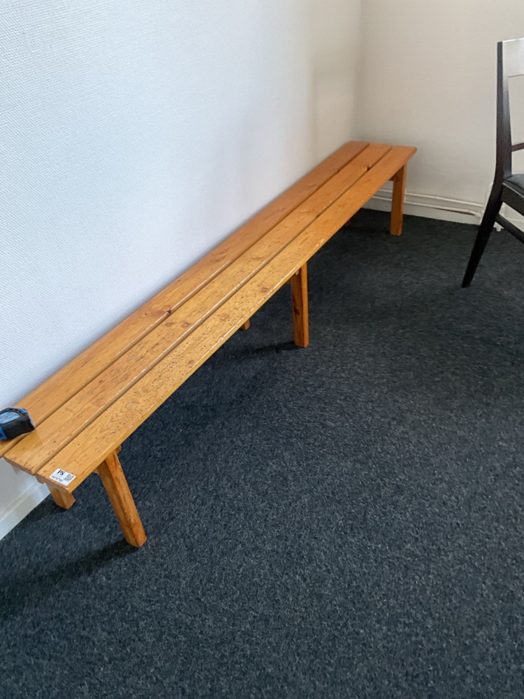 1473753-2 Changing room equipment