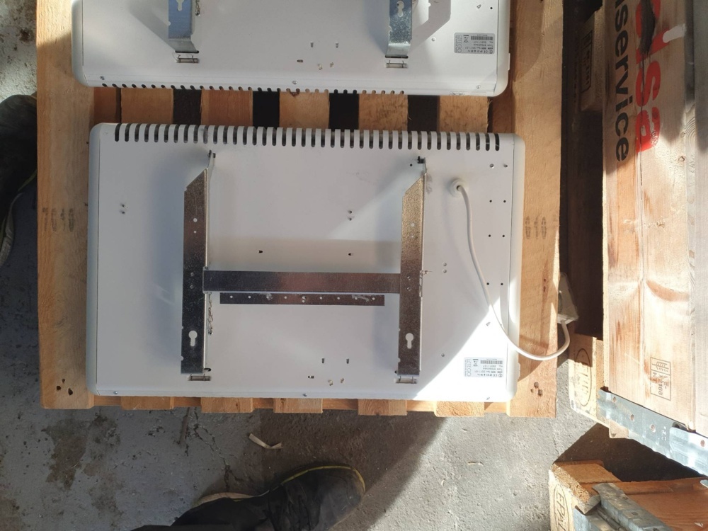 1587422-2 Electric radiators, 4 pcs, 600 watts
