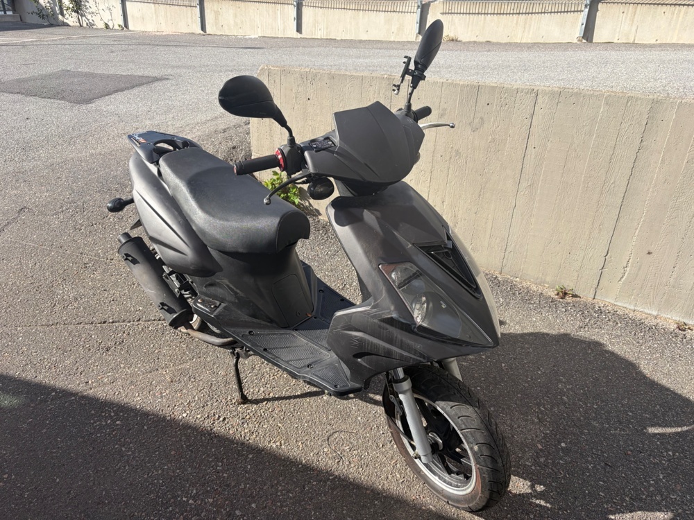 1587539-2 Moped Vento Rep,object