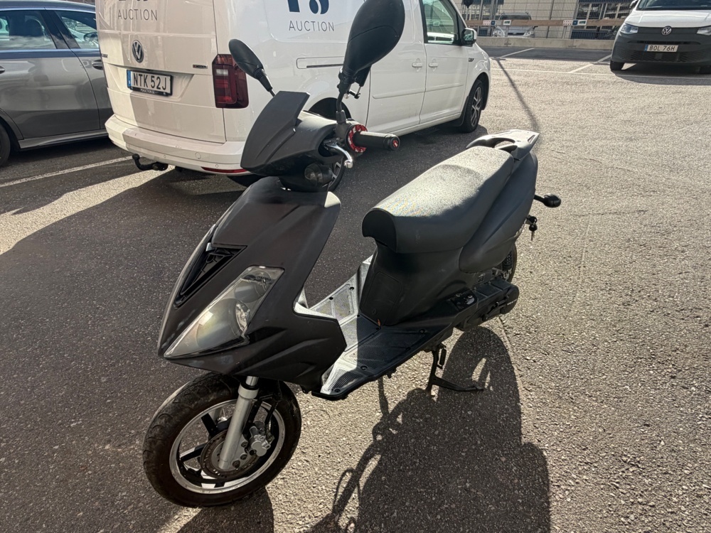 1587539-1 Moped Vento Rep,object