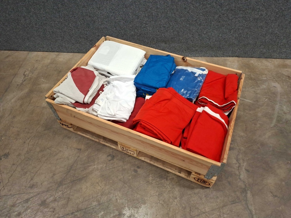 1587442-1 Assortment of flags