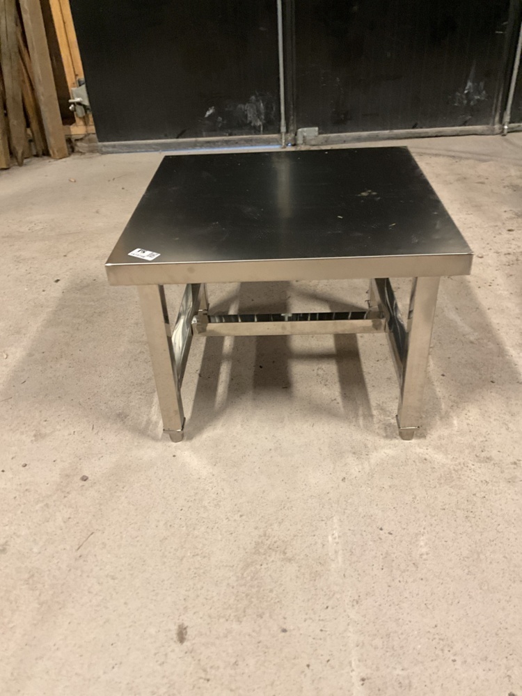 1473758-1 Stainless steel stool