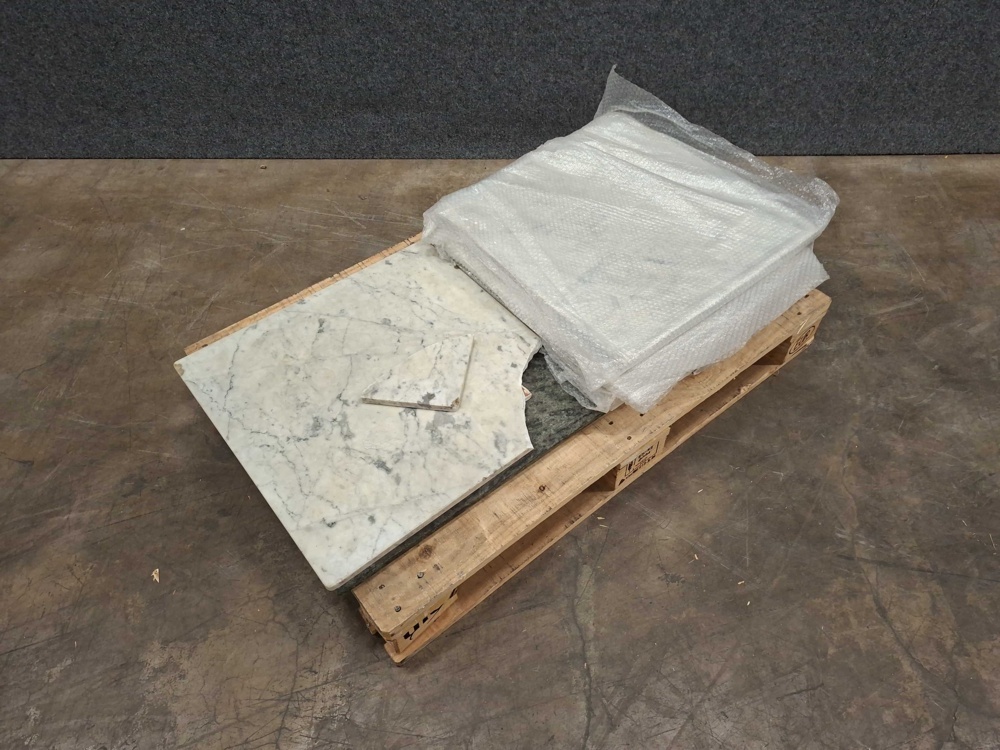 1587443-1 6 marble slabs