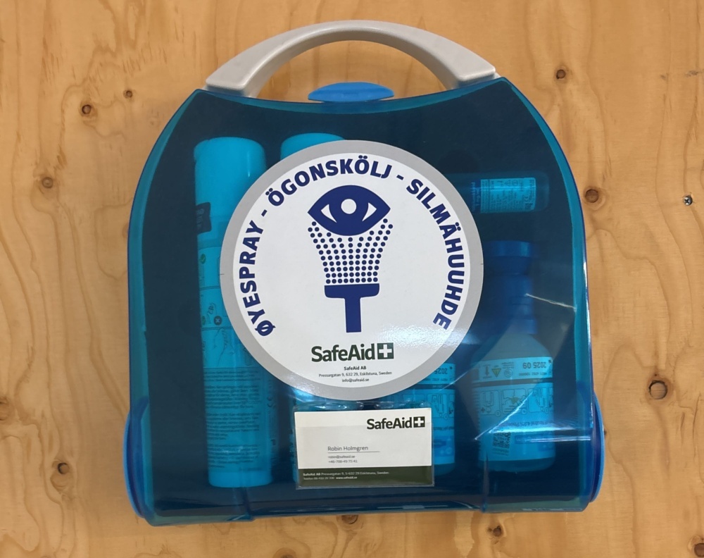 1511369-2 Eyewash station - SafeAid