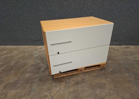 2 storage drawers