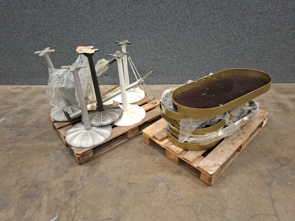 1587459-1 Table tops and stands