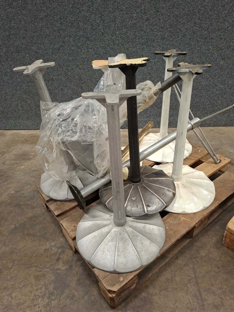 1587459-2 Table tops and stands
