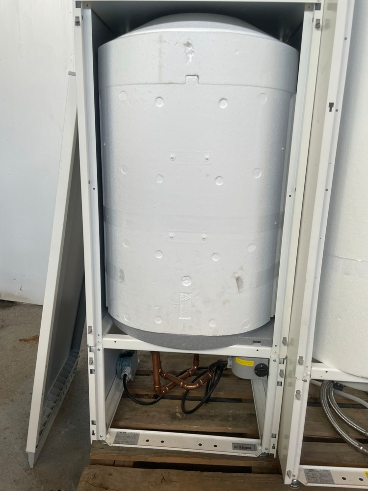1587436-2 Nibe water heater, Cu200, (2020)