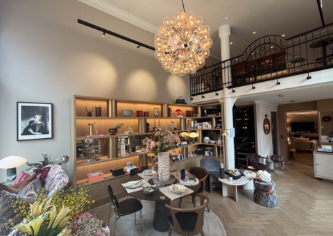 Avyttring showroomparti med designmöbler, belysning och inredning