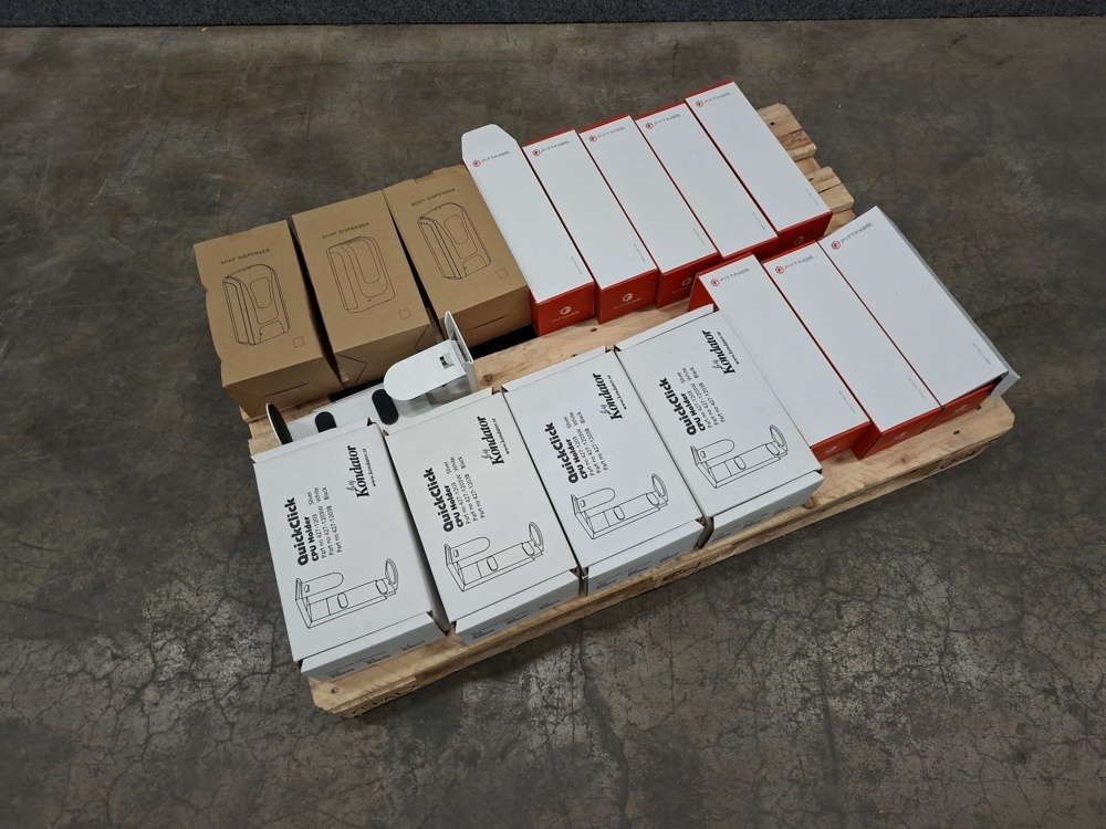 1587464-2 Assortment of CPU holders etc.