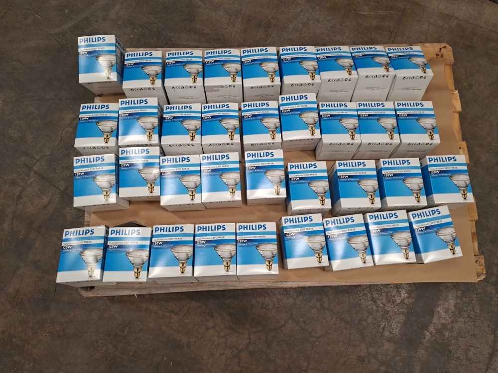 1587471-2 36 Philips Incandescent 230V PAR38 120W
