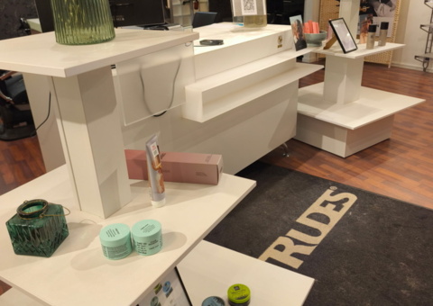Cash desks & shop podiums