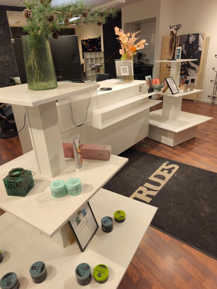 1587615-1 Cash desks & shop podiums