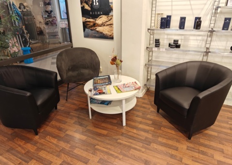 Club chairs, tables and lunchroom furniture
