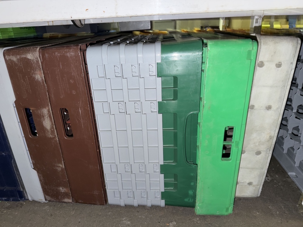 1566116-2 Dish racks, 12 pcs - various models