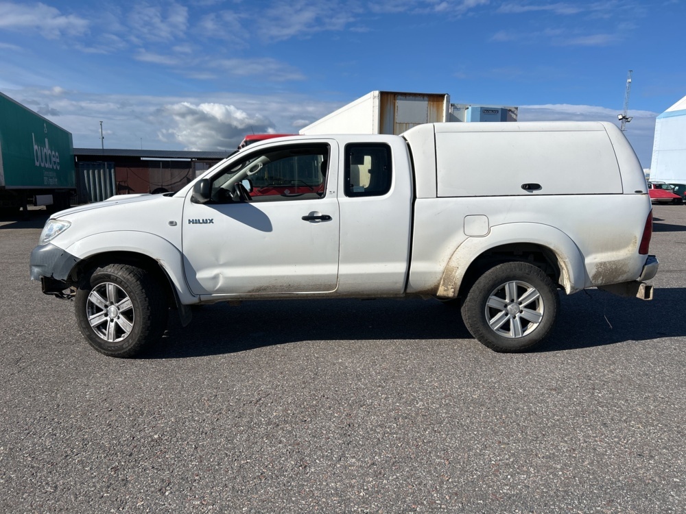 1545083-2 Toyota Hilux Extra Cab 2.5 4x4 Manuell, 144hk, 2011 (Reparationsobjekt)