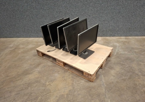 5 computer monitors DELL