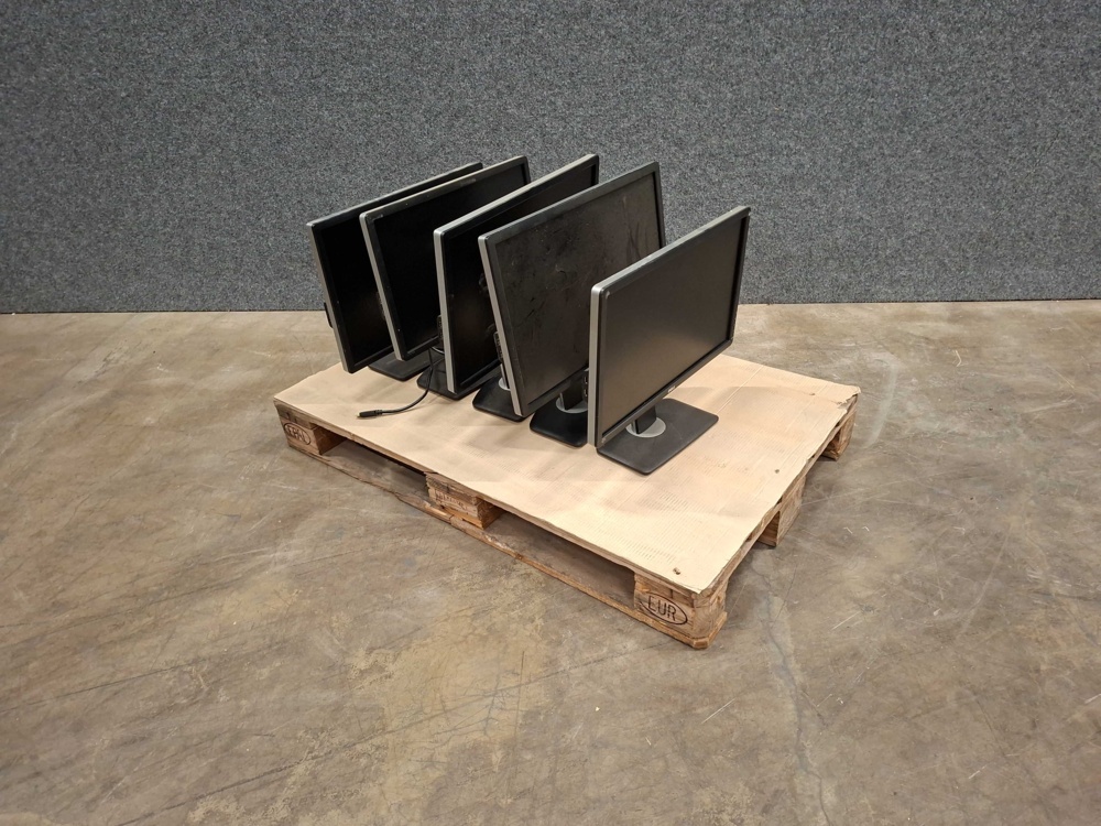 1587481-1 5 computer monitors DELL