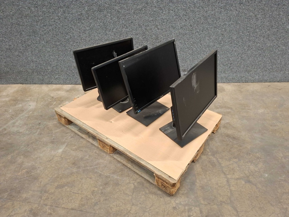 1587482-1 4 computer monitors