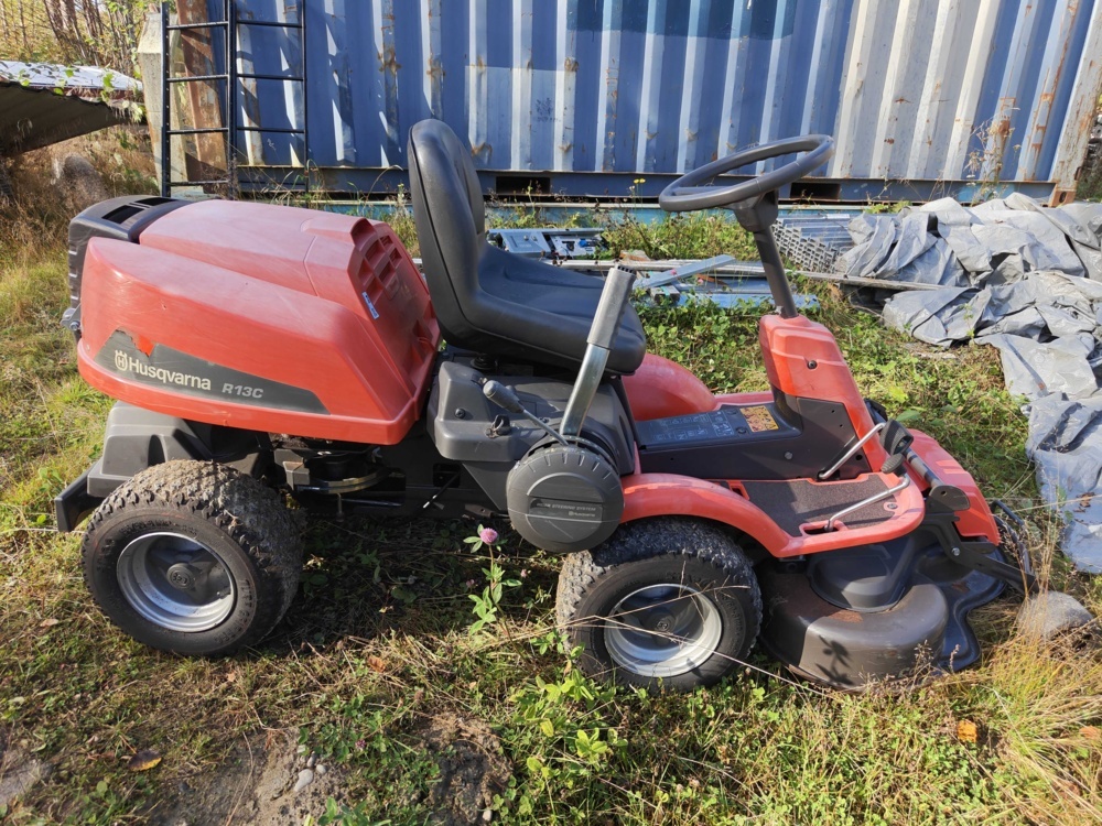 1581696-2 Riding lawn mower Husqvarna R13C -2011 (repair item)