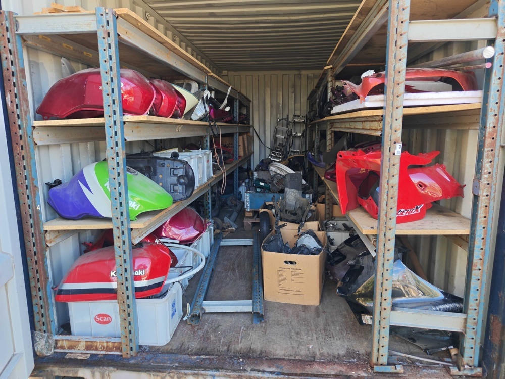 1581697-1 Lot of used motorcycle spare parts