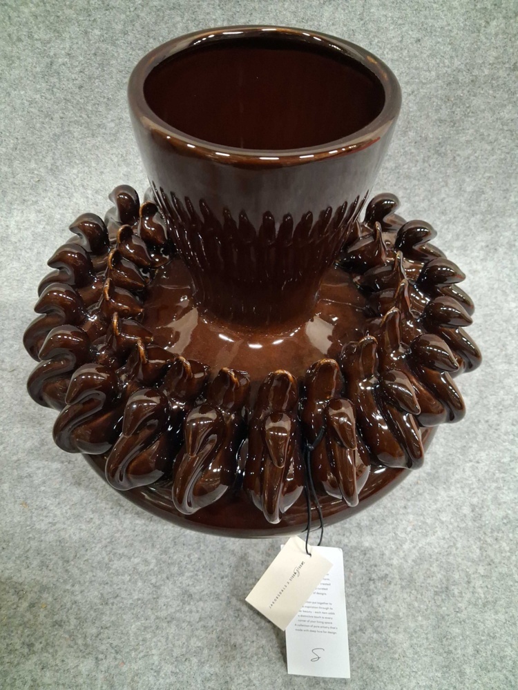 1584920-2 Vase, 1 pc - Jakobsdals Amaia, brown with raised decoration