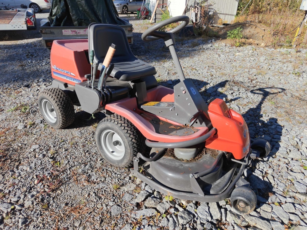 1581698-1 Riding lawn mower Husqvarna Rider 11 (repair item)