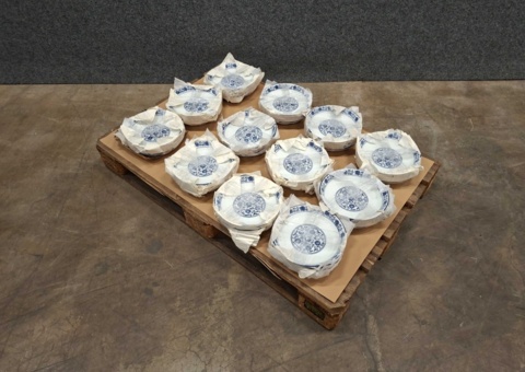 about 60 plates with Chinese motif