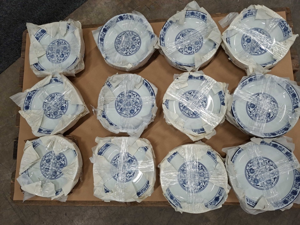 1587493-2 about 60 plates with Chinese motif