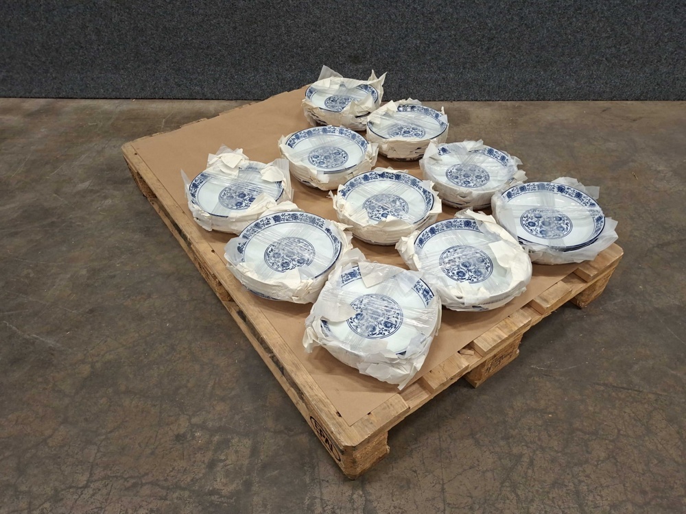 1587494-1 about 50 plates with Chinese motif