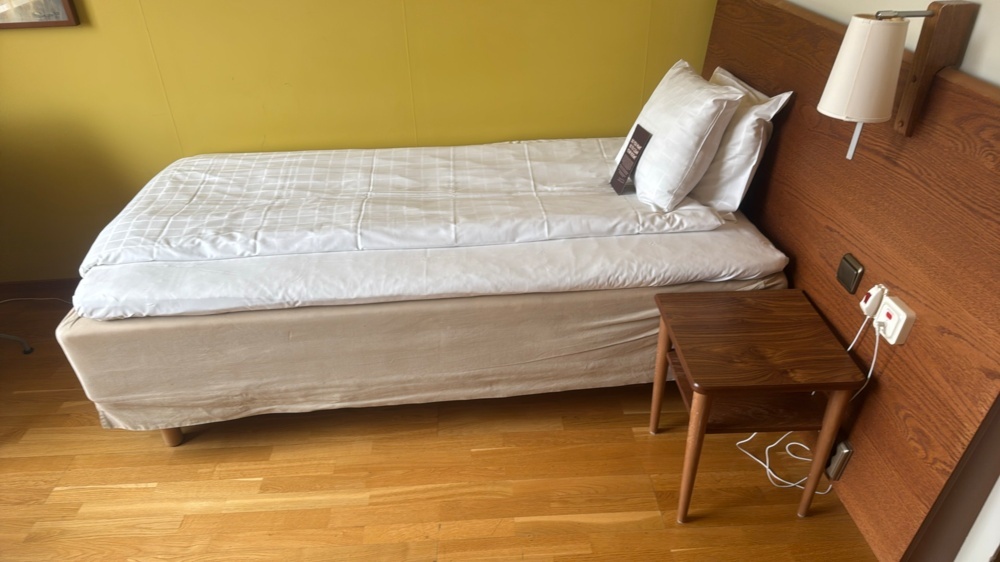 1587600-1 Hotel room, single room, 1 pc, dismantled/packed in stock