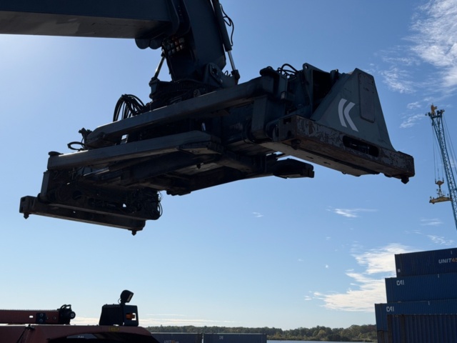 1587623-6 Kalmar DRF450-75C5XS Reachstacker 45 ton 2007