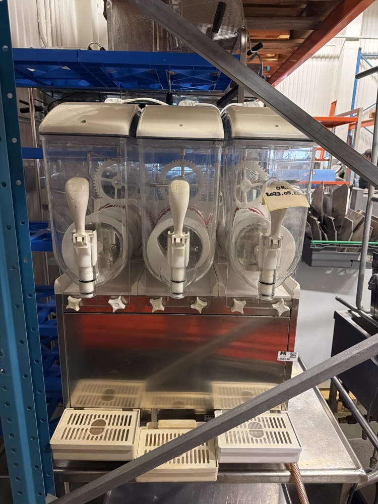 1566130-1 Slush machine with 3 containers - SPM