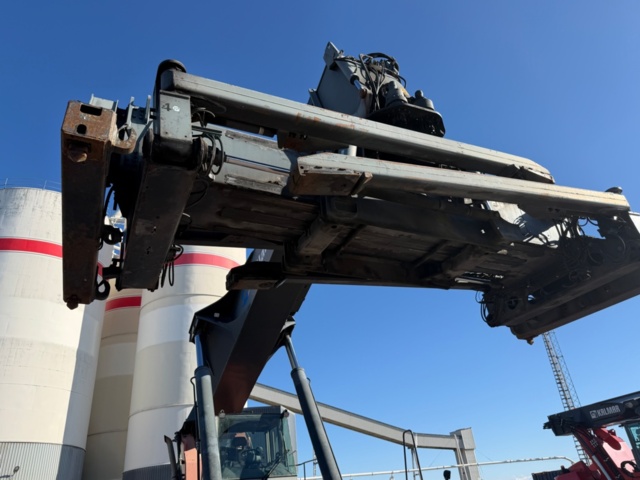 1587623-8 Kalmar DRF450-75C5XS Reachstacker 45 ton 2007