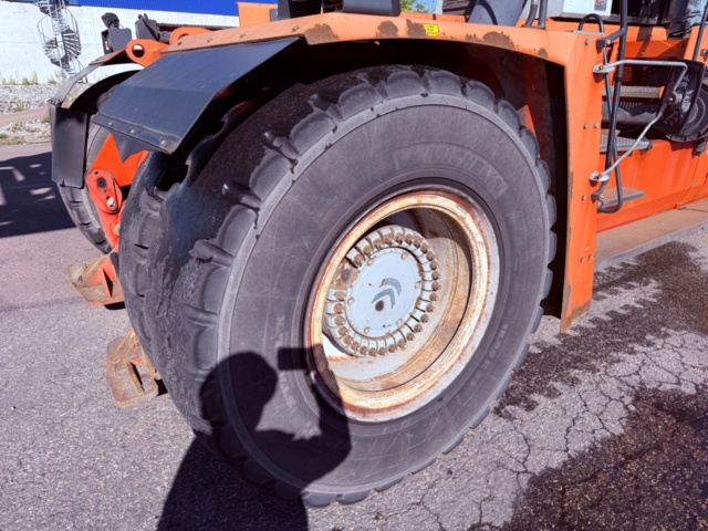 1587623-44 Kalmar DRF450-75C5XS Reachstacker 45 ton 2007