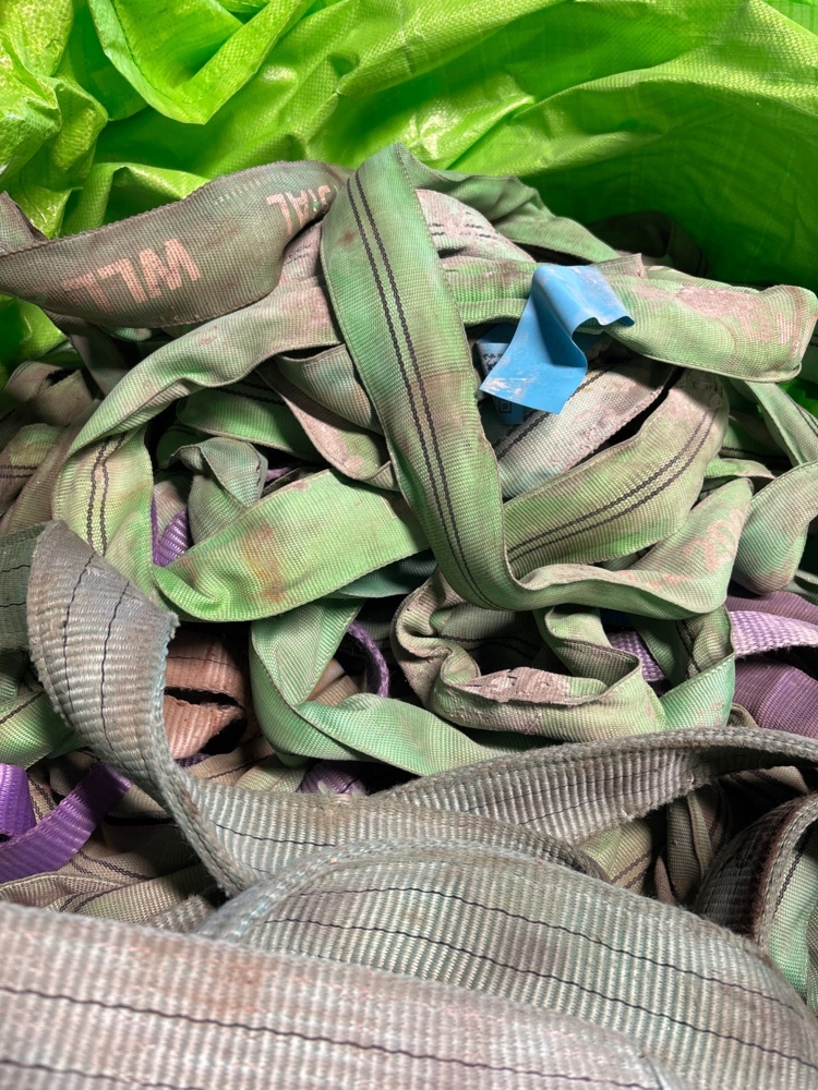 1546233-2 Lifting straps approx. 20–30 pcs.