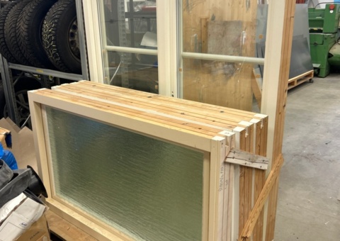 Window 4 pcs