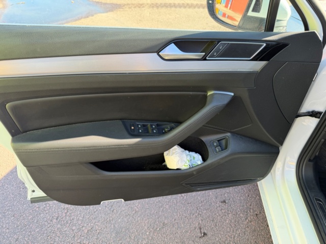 1587625-30 Volkswagen Passat Variant GTE 1.4 TSI ACT DSG Sekventiell, 218hk, 2018