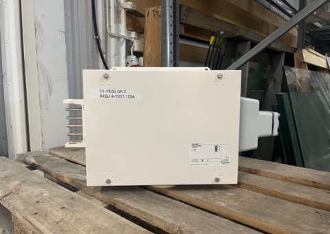 Schneider Canalis KSA250AB4 Inlet box 250A for busbar system 2 pcs