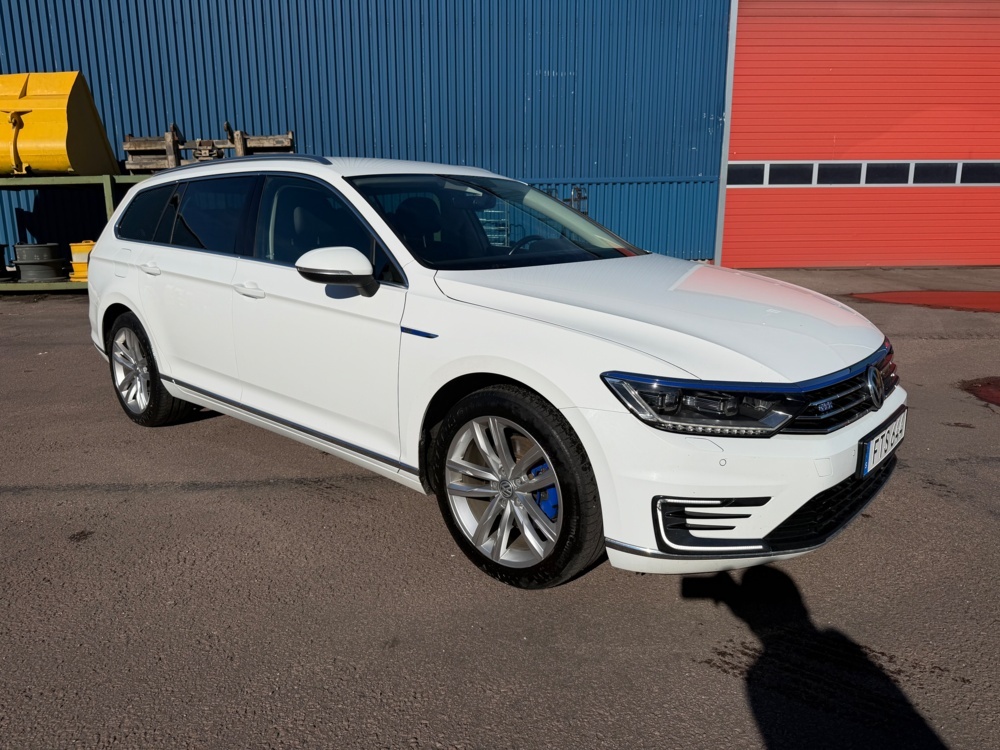 1587626-2 Volkswagen Passat Variant GTE 1.4 TSI ACT DSG Sequential, 218hp, 2019