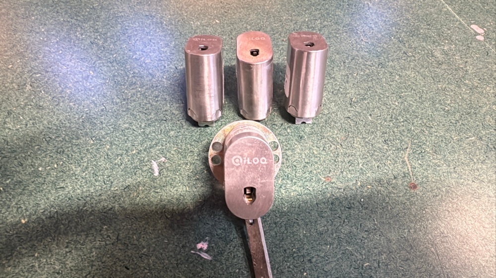 1587604-1 iLoQ - lock cylinders 4 pcs