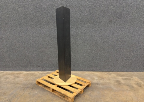 Retail shelf - rotatable