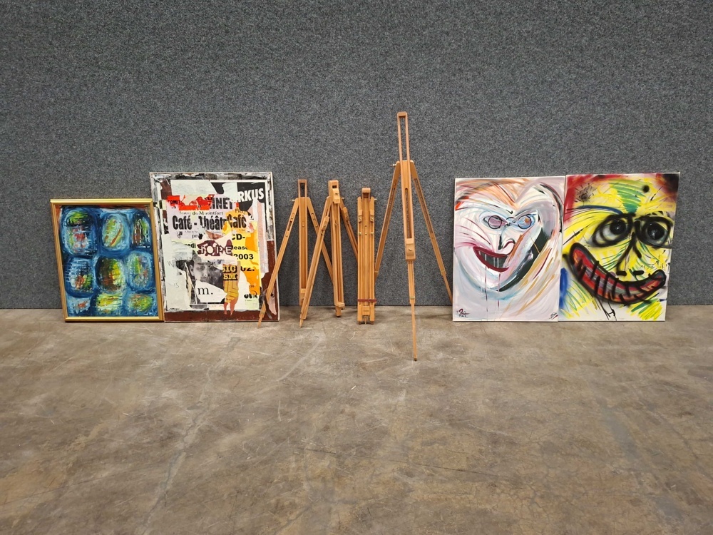 1587510-1 4 paintings and easel Marcel Strüwer