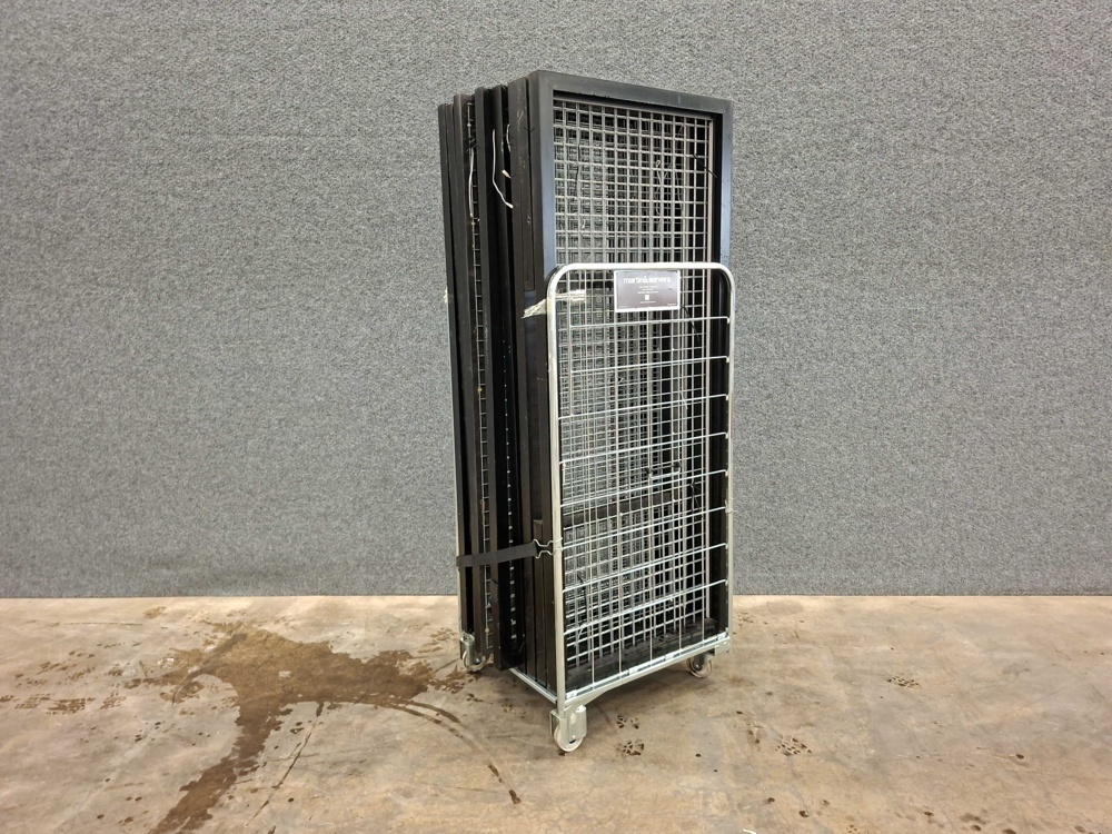 1587516-1 Assortment of frames with grilles