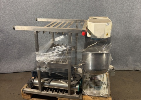 Planetary mixer with accessories - Moretti