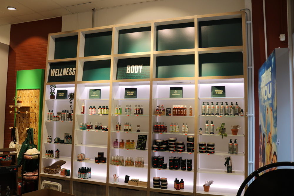 1515229-3 Store shelf 1.