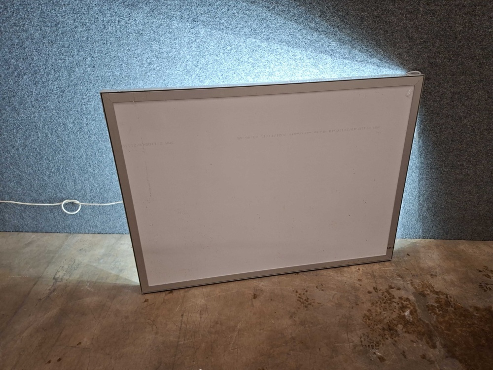 1587519-2 Illuminated sign 100x135 cm
