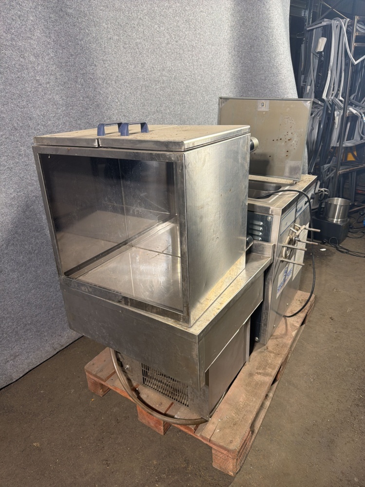 1566147-2 Ice cream maker and refrigerated counter - Ott Freezer, Electrolux