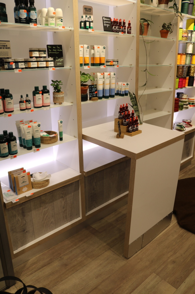 1515231-3 Store shelf 3