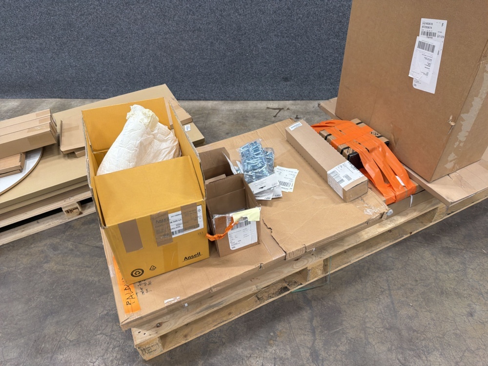 1587621-2 Various products for furniture, workshop & office